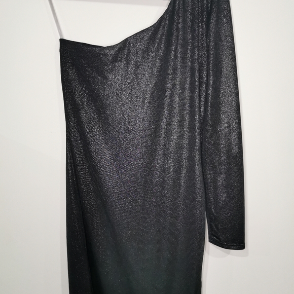 Elegant Off shoulder Dress - Picture 4 of 4